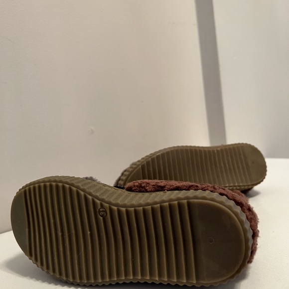 NEW - Cesare Paciotti 4us Girls Logo shearling boots. (Size 31 EU / 13 US) - Picture 5 of 5